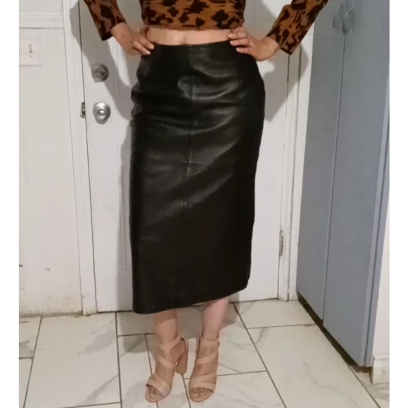 Pendleton Dresses & Skirts - Pendleton 100% leather midi skirt size 12